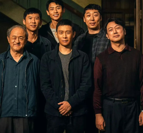 千金策略 央八开播！36集扫黑反腐剧来了！张译、李光洁、蒋欣同台飙戏